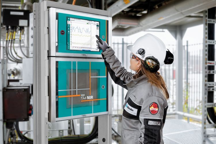 Near-infrared spectrometer for efficient process analysis